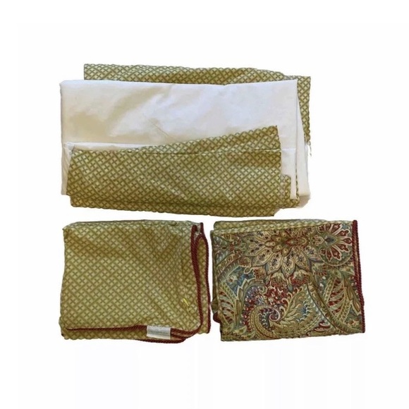 2 Waverly Pillow Shams /1 New Bed Skirt Swept Away Berry Fretwork Corded /King